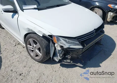 2014 Volkswagen Jetta 2.0L Tdi z USA, uszkodzony, nr VIN 3VWLL7AJ1EM269324